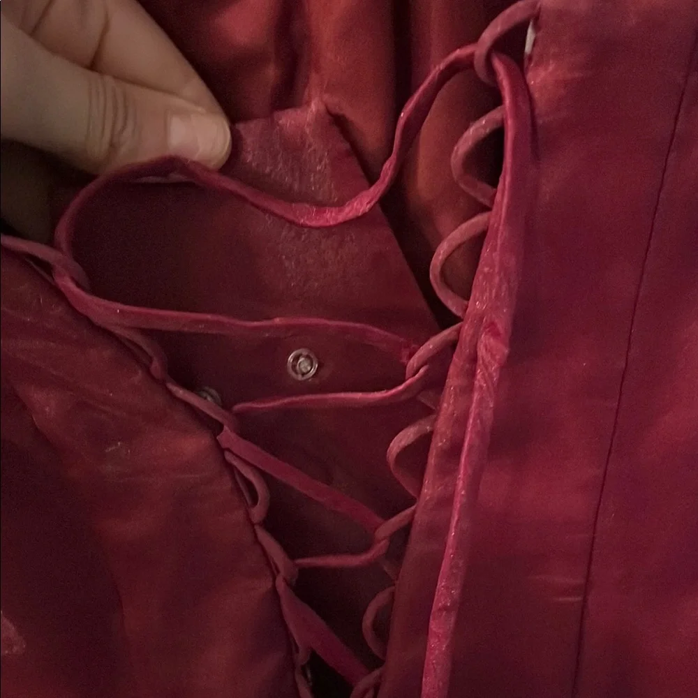 Elegant Raspberry Strapless Dress - Picture 5 of 7